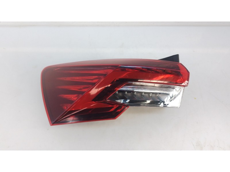 Recambio de piloto trasero izquierdo para skoda octavia iv nx3 vrs 2.0 tsi referencia OEM IAM   