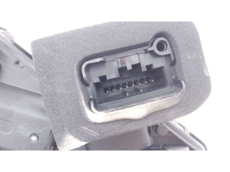 Recambio de cerradura puerta trasera derecha para skoda octavia iv nx3 vrs 2.0 tsi referencia OEM IAM   