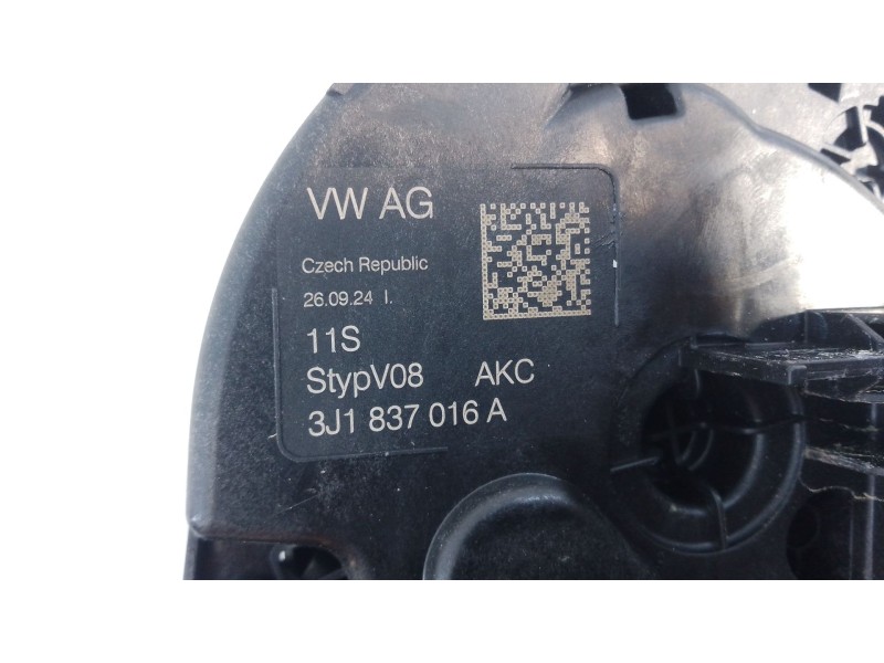 Recambio de cerradura puerta delantera derecha para skoda octavia iv nx3 vrs 2.0 tsi referencia OEM IAM   