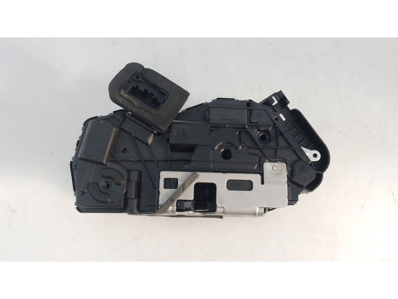 Recambio de cerradura puerta trasera izquierda para skoda octavia nx3 referencia OEM IAM   