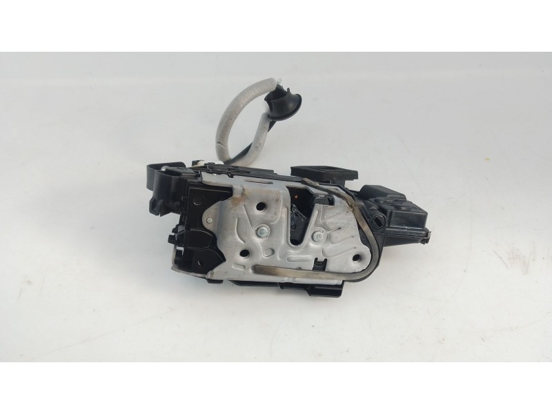Recambio de cerradura puerta trasera derecha para skoda octavia nx3 referencia OEM IAM   