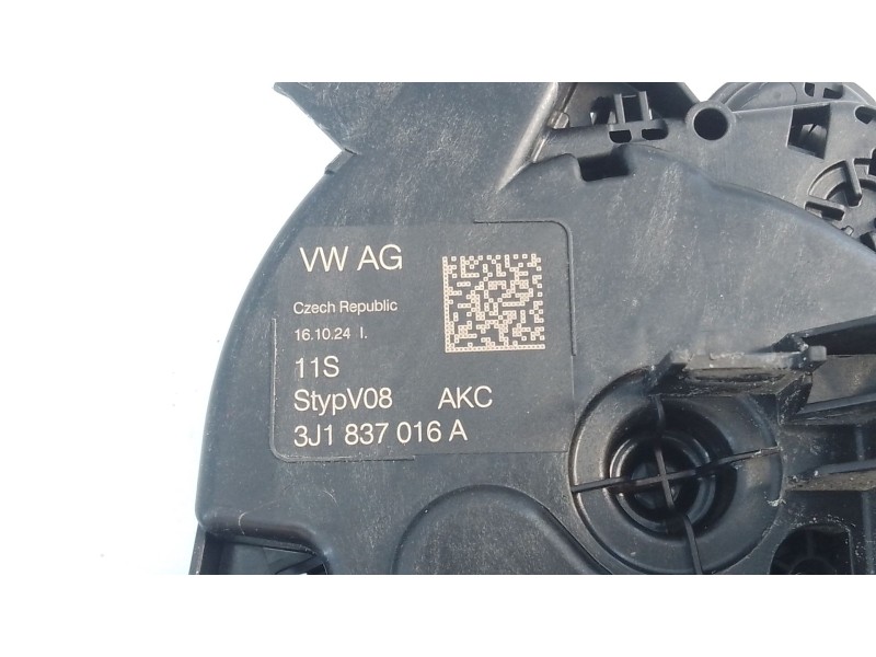 Recambio de cerradura puerta delantera derecha para skoda octavia nx3 referencia OEM IAM   