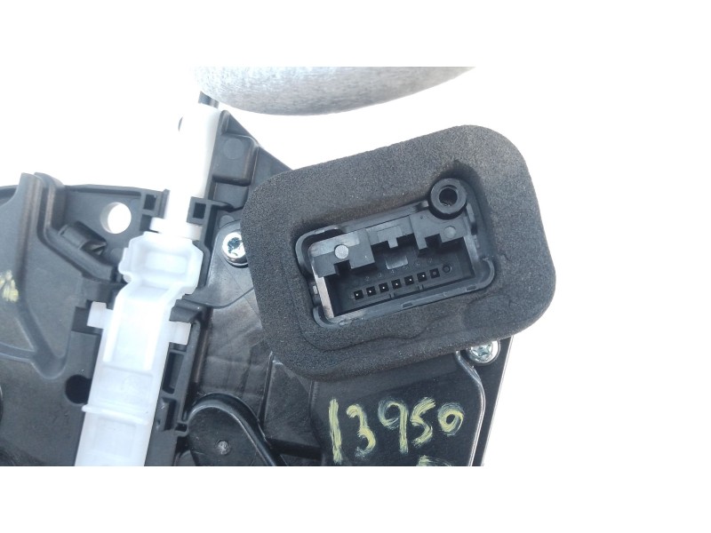 Recambio de cerradura puerta delantera derecha para skoda octavia nx3 referencia OEM IAM   