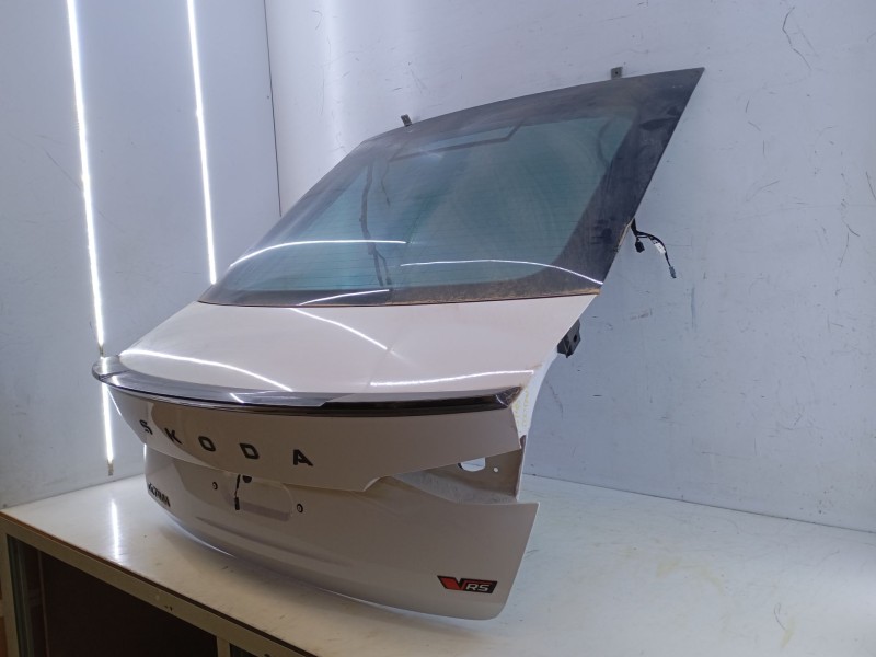 Recambio de porton trasero para skoda octavia iv nx3 vrs 2.0 tsi referencia OEM IAM   