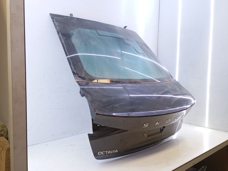 Recambio de porton trasero para skoda octavia nx3 referencia OEM IAM   