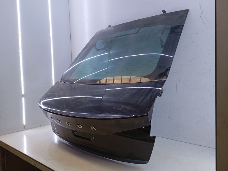 Recambio de porton trasero para skoda octavia nx3 referencia OEM IAM   