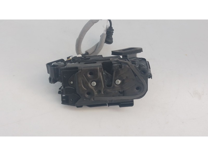 Recambio de cerradura puerta trasera derecha para cupra ateca 2.0tsi 4drive referencia OEM IAM   