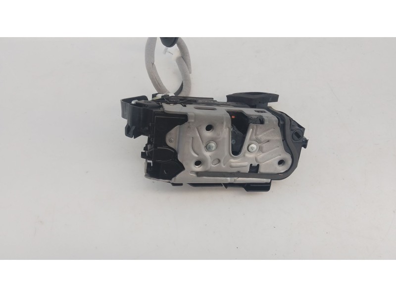 Recambio de cerradura puerta delantera derecha para skoda karoq 2.0 tdi nu7 referencia OEM IAM   