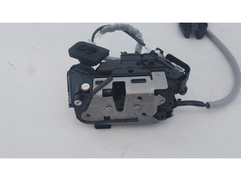 Recambio de cerradura puerta trasera izquierda para skoda karoq 2.0 tdi nu7 referencia OEM IAM   