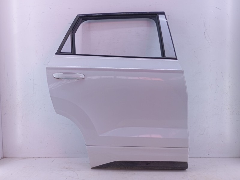 Recambio de puerta trasera derecha para skoda karoq 2.0 tdi nu7 referencia OEM IAM   E4-B4-8