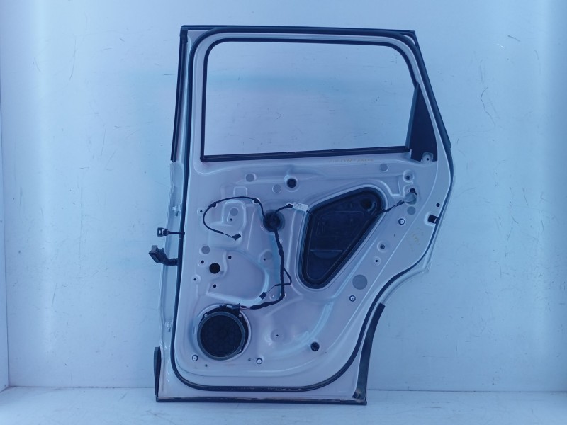 Recambio de puerta trasera derecha para skoda karoq 2.0 tdi nu7 referencia OEM IAM   E4-B4-8