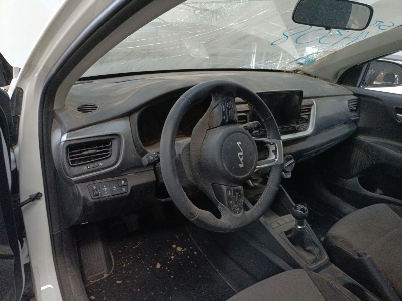 kia stonic (yb) del año 2023