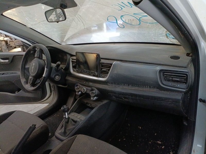 kia stonic (yb) del año 2023