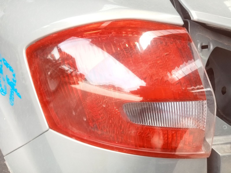 Recambio de piloto trasero izquierdo para ford kuga i 2.0 tdci referencia OEM IAM   