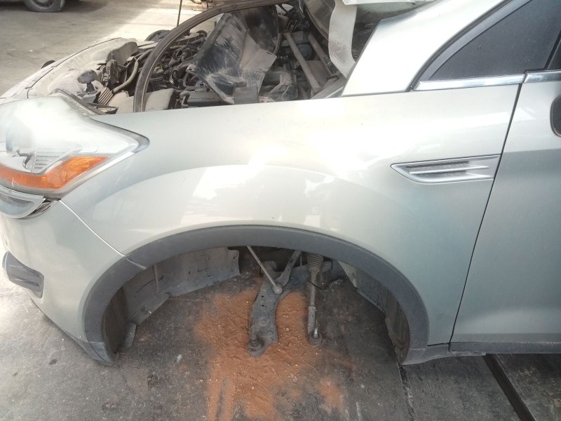 Recambio de aleta delantera izquierda para ford kuga i 2.0 tdci referencia OEM IAM   