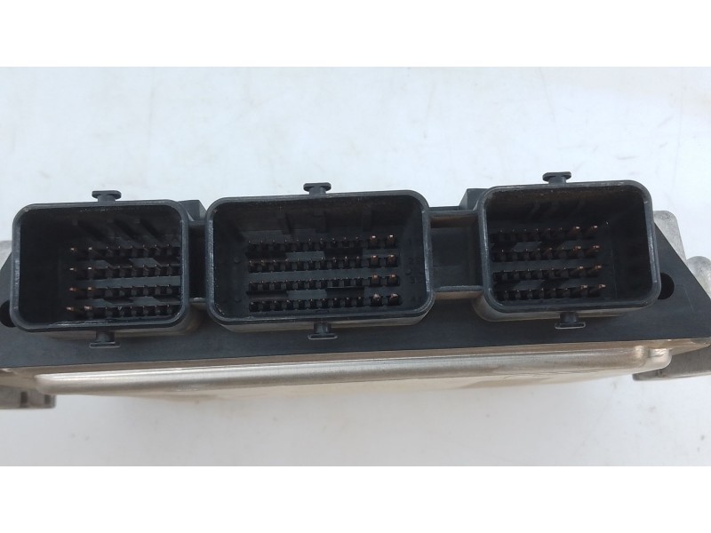Recambio de centralita motor uce para peugeot 407 (6d_) 1.6 hdi 110 (6d9hzc, 6d9hyc) referencia OEM IAM 0281013872 9664843780 E3