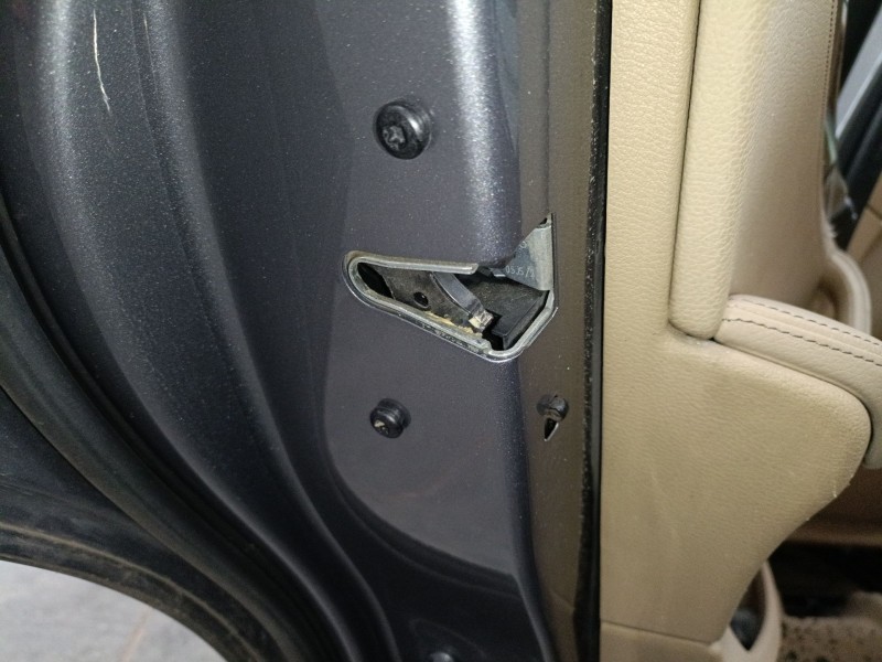 Recambio de cerradura puerta trasera izquierda para bmw x3 (f25) xdrive 20 d referencia OEM IAM   