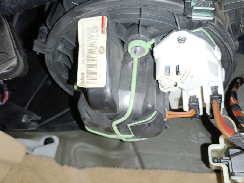 Recambio de ventilador calefaccion para bmw x3 (f25) xdrive 20 d referencia OEM IAM T1013621M  