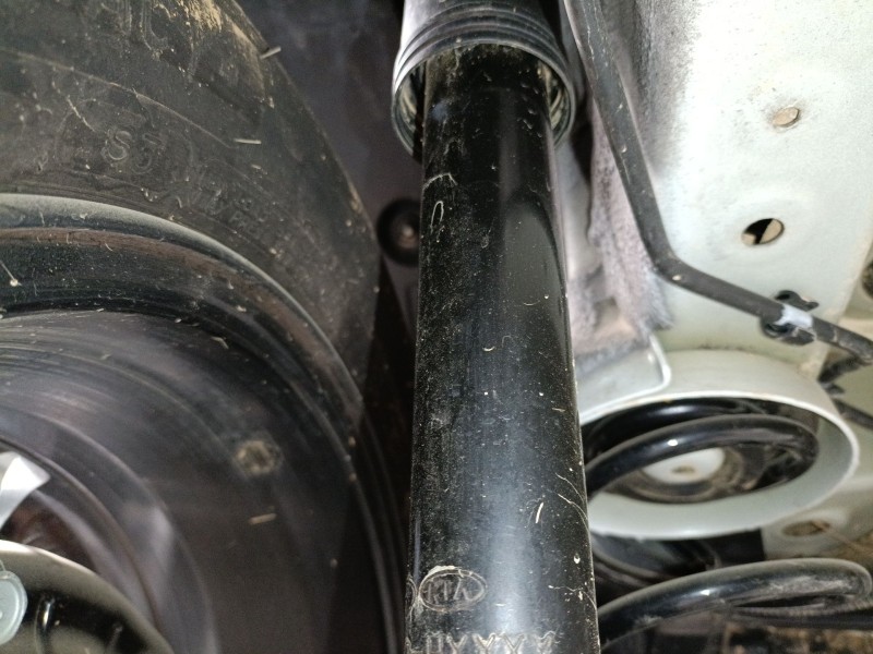 Recambio de amortiguador trasero izquierdo para kia stonic (yb) 1.2 cvvt referencia OEM IAM   