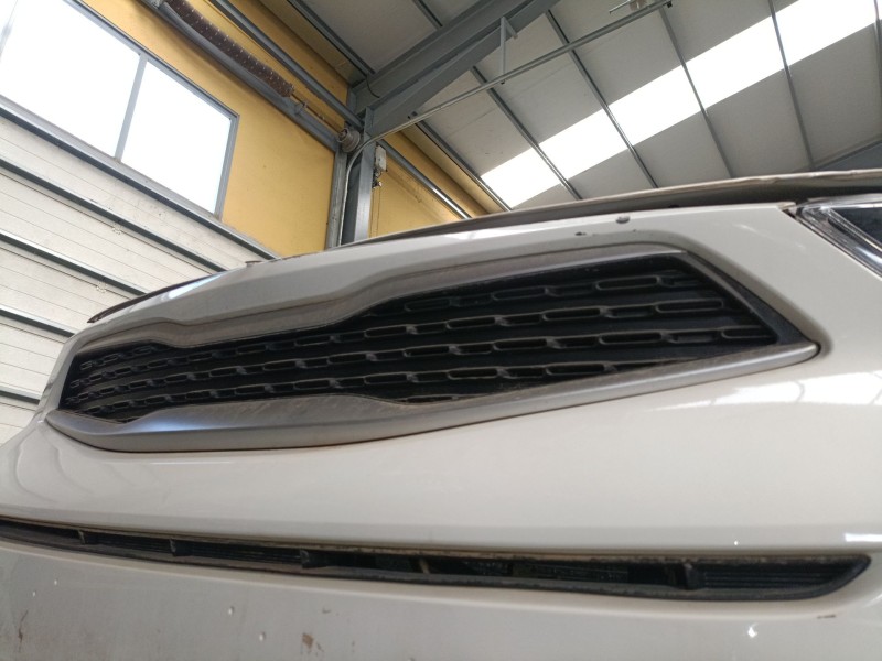 Recambio de rejilla delantera para kia stonic (yb) 1.2 cvvt referencia OEM IAM   