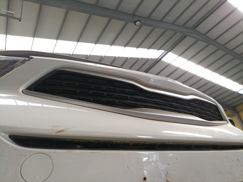 Recambio de rejilla delantera para kia stonic (yb) 1.2 cvvt referencia OEM IAM   