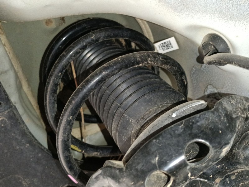 Recambio de amortiguador delantero derecho para kia stonic (yb) 1.2 cvvt referencia OEM IAM   