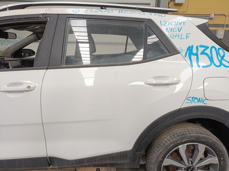 Recambio de puerta trasera izquierda para kia stonic (yb) 1.2 cvvt referencia OEM IAM   