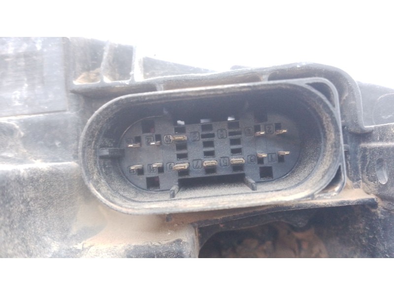 Recambio de faro izquierdo xenon para mercedes-benz clase c (w205) c 220 bluetec / d (205.002, 205.004) referencia OEM IAM   