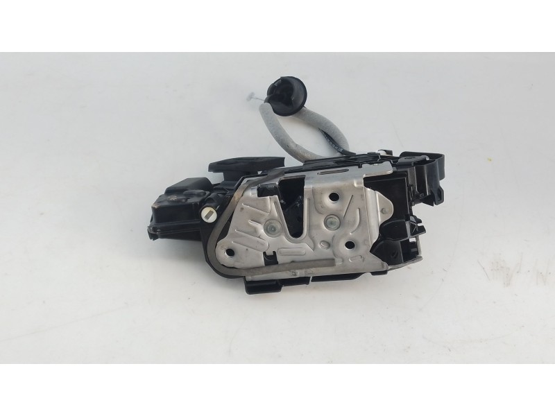 Recambio de cerradura puerta trasera izquierda para skoda octavia iv combi nx5 1.5 tsi referencia OEM IAM   