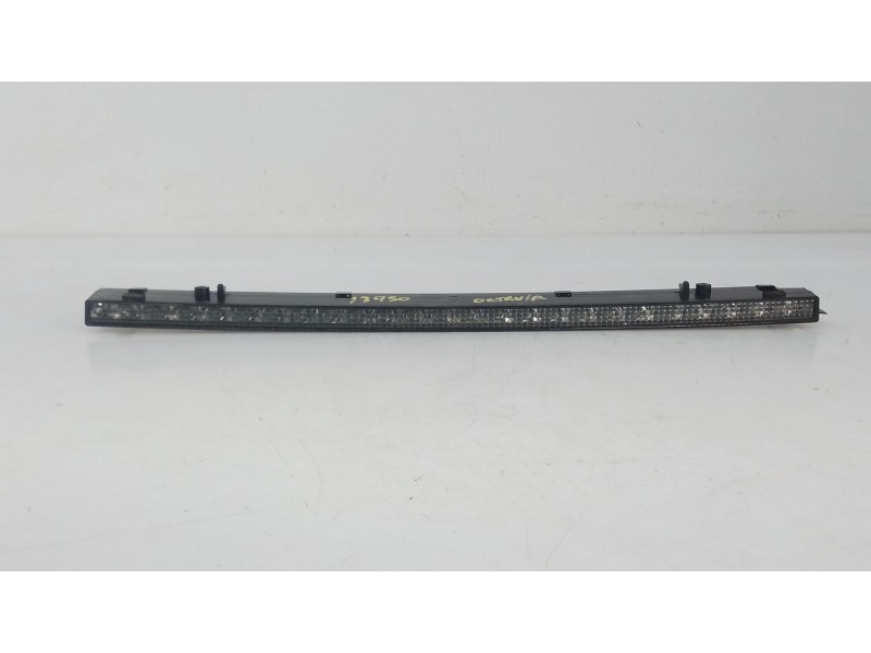 Recambio de luz central de freno para skoda octavia nx3 referencia OEM IAM   