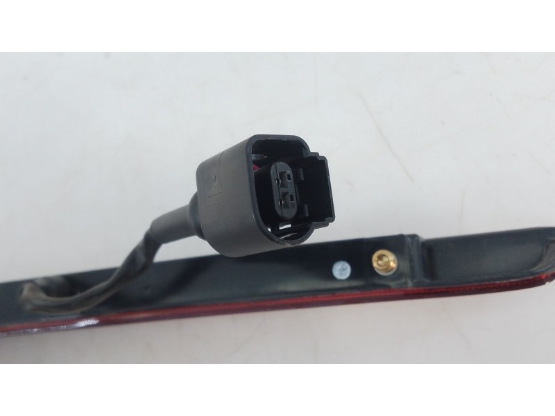 Recambio de luz central de freno para skoda karoq 2.0 tdi nu7 referencia OEM IAM   