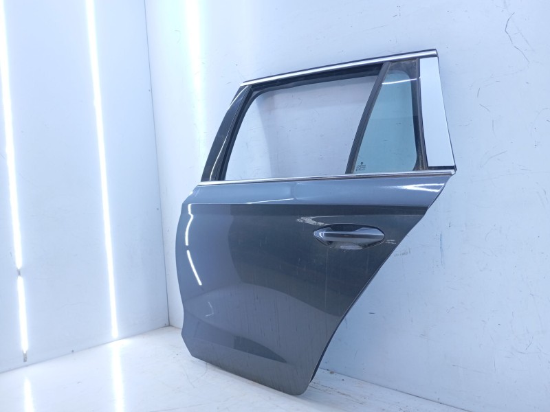 Recambio de puerta trasera izquierda para skoda octavia iv combi nx5 1.5 tsi referencia OEM IAM   E4-B4-10