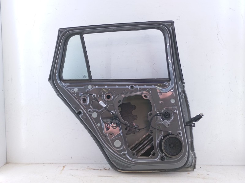 Recambio de puerta trasera izquierda para skoda octavia iv combi nx5 1.5 tsi referencia OEM IAM   E4-B4-10