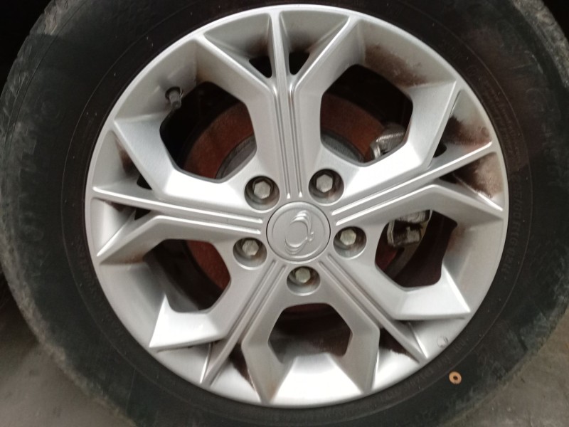 Recambio de llanta para ssangyong tivoli 1.2 referencia OEM IAM 205/60/16  