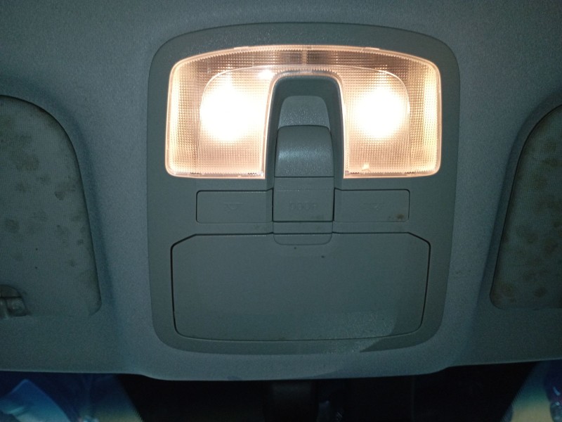 Recambio de luz interior para ssangyong tivoli 1.2 referencia OEM IAM   