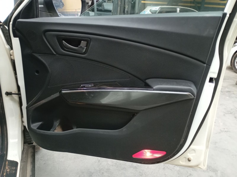 Recambio de guarnecido puerta delantera derecha para ssangyong tivoli 1.2 referencia OEM IAM   