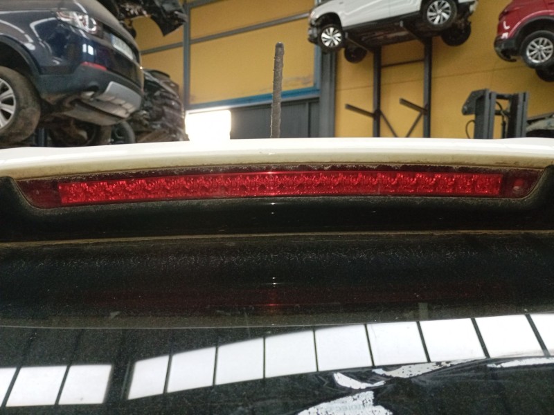 Recambio de luz central de freno para ssangyong tivoli 1.2 referencia OEM IAM   