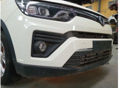 Recambio de paragolpes delantero para ssangyong tivoli 1.2 referencia OEM IAM    2