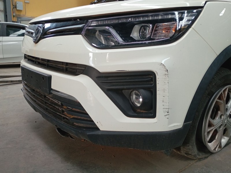 Recambio de paragolpes delantero para ssangyong tivoli 1.2 referencia OEM IAM   