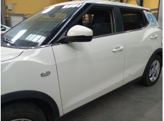 Recambio de puerta delantera izquierda para ssangyong tivoli 1.2 referencia OEM IAM    2