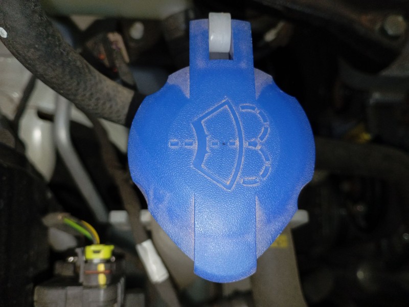 Recambio de deposito limpia para ssangyong tivoli 1.2 referencia OEM IAM   