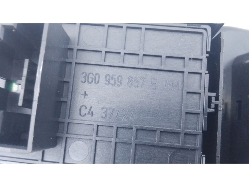 Recambio de mando elevalunas delantero izquierdo para skoda octavia nx3 referencia OEM IAM   