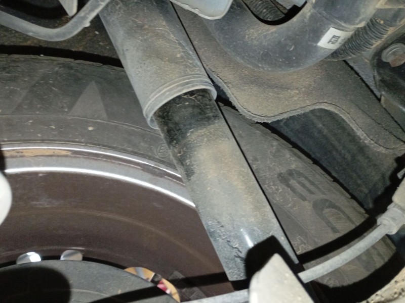 Recambio de amortiguador trasero izquierdo para ssangyong tivoli 1.2 referencia OEM IAM   