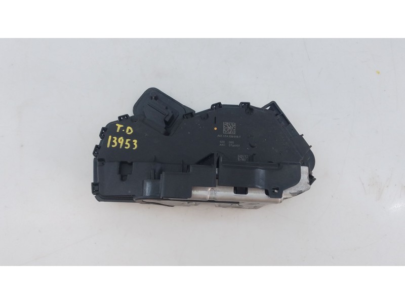 Recambio de cerradura puerta trasera derecha para skoda octavia iv combi nx5 1.5 tsi referencia OEM IAM   