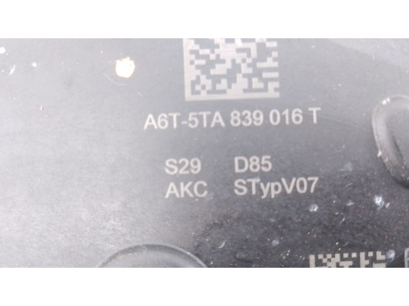 Recambio de cerradura puerta trasera derecha para skoda octavia iv combi nx5 1.5 tsi referencia OEM IAM   