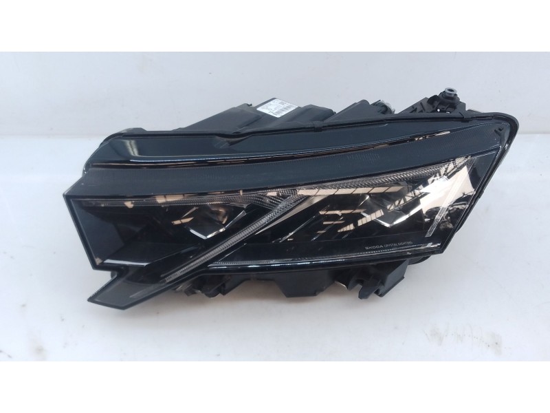 Recambio de faro izquierdo xenon para skoda octavia iv nx3 vrs 2.0 tsi referencia OEM IAM 5E4941035  