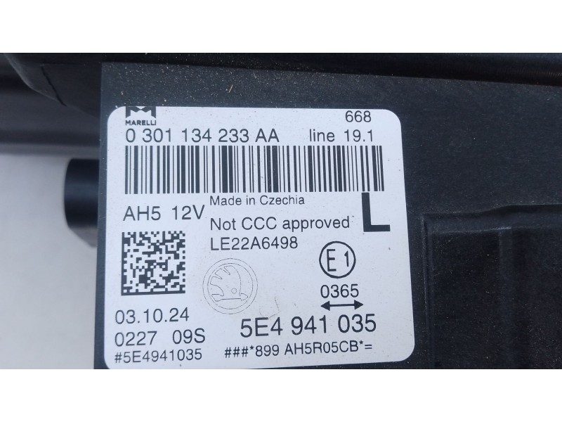 Recambio de faro izquierdo xenon para skoda octavia iv nx3 vrs 2.0 tsi referencia OEM IAM 5E4941035  