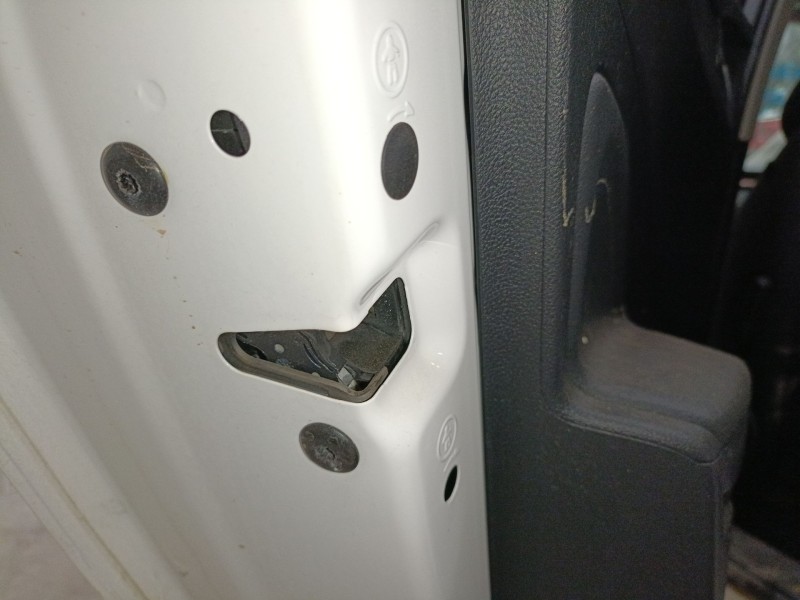 Recambio de cerradura puerta trasera izquierda para skoda fabia iv (pj3) 1.0 tsi referencia OEM IAM   