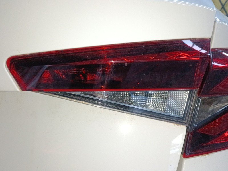 Recambio de piloto trasero derecho porton para skoda fabia iv (pj3) 1.0 tsi referencia OEM IAM   