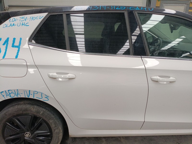 Recambio de puerta trasera derecha para skoda fabia iv (pj3) 1.0 tsi referencia OEM IAM   
